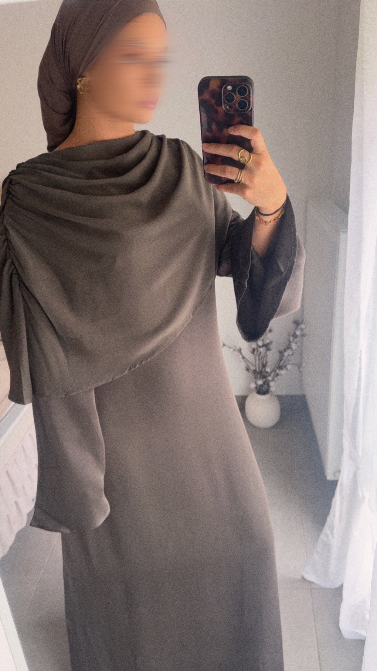 Robe MAE