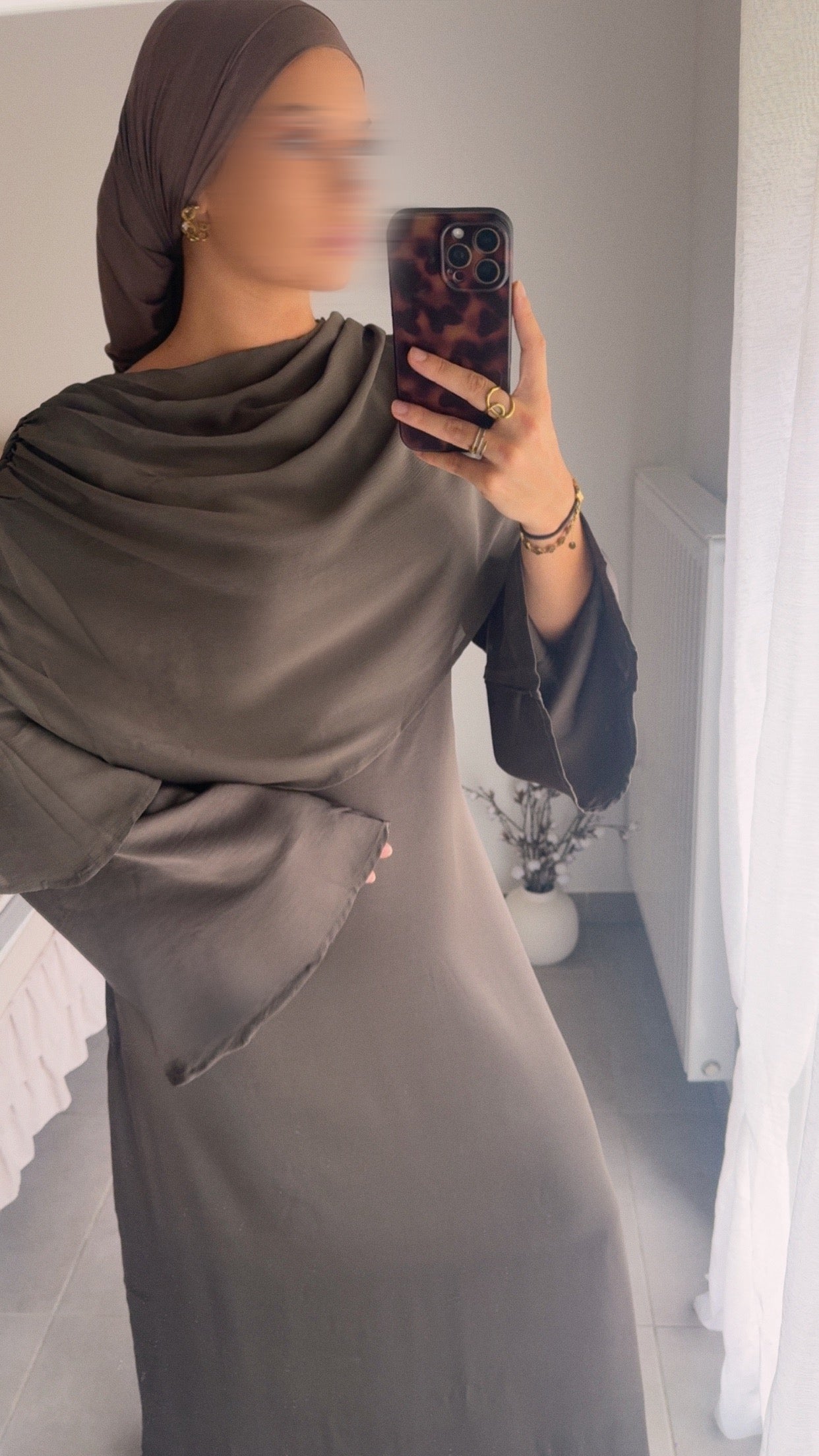 Robe MAE